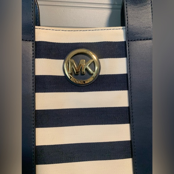 MICHAEL KORS NWT FULTON CANVAS STRIPED MED TOTE SHOULDER BAG NAVY AUTHENTIC - Picture 9 of 13